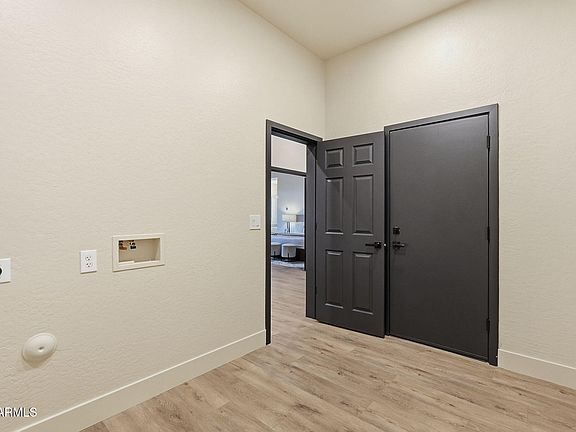 4th image of 40207 N Hickok Trl