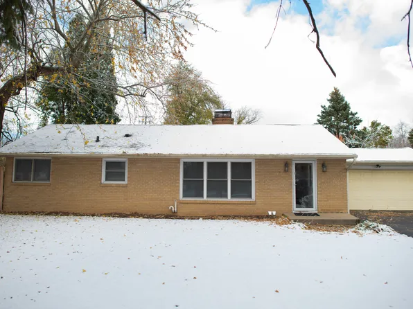 6016 Charles St, Rockford, IL 61108