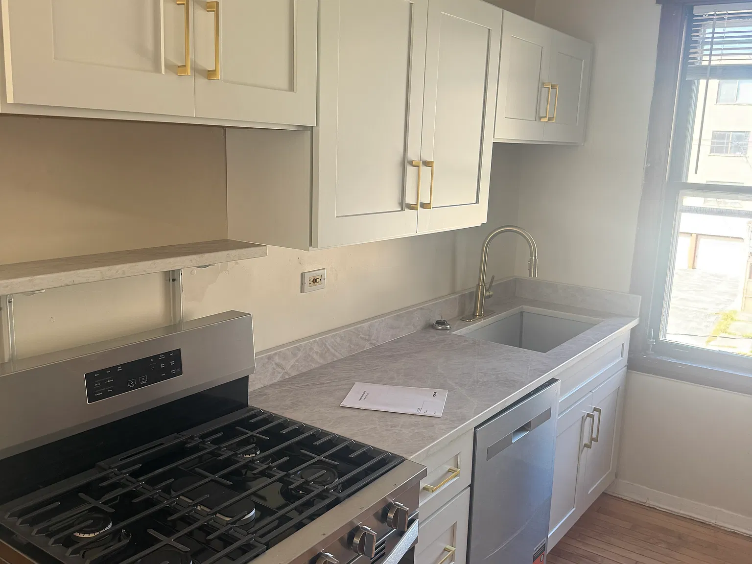 2 bed, 1100 sqft, $1,700 — Photo 1
