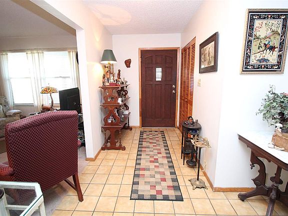 3rd image of 317 1/2 State Road 16