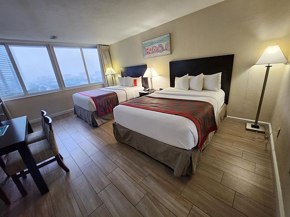 4th image of 19201 Collins Ave #1041-1