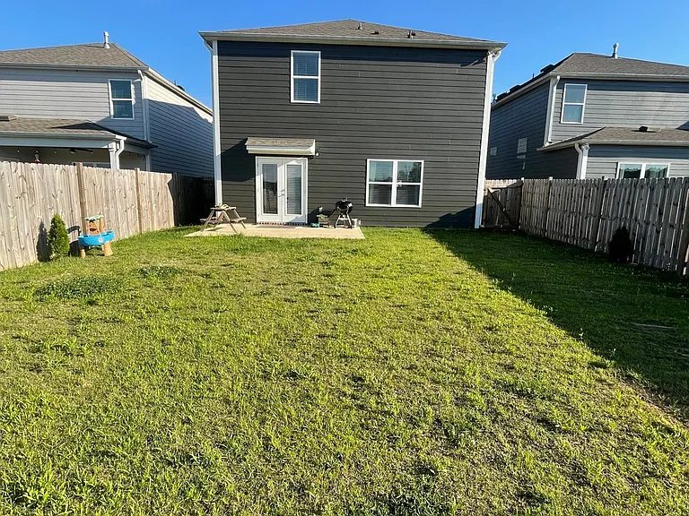 249 Chelsea Park Cir — Photo 16
