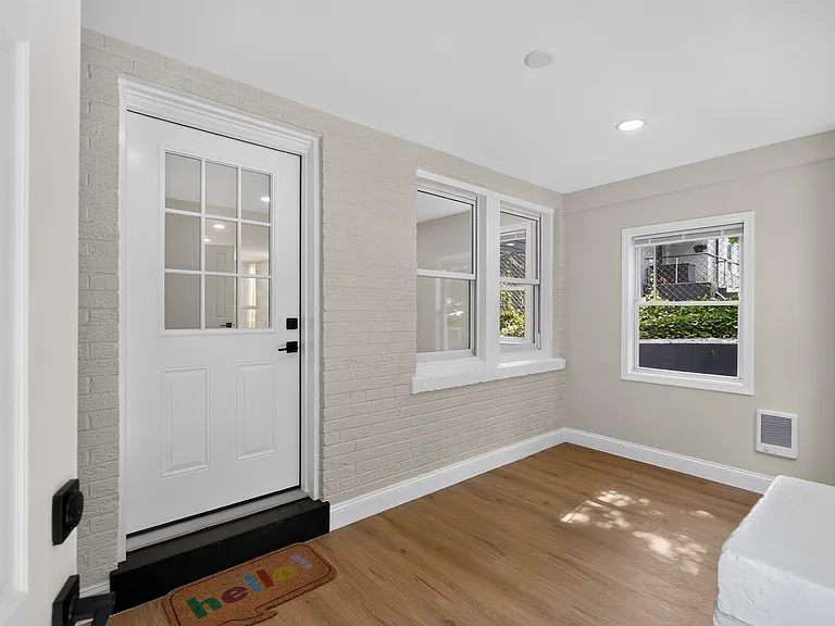 1712 U St SE — Photo 11