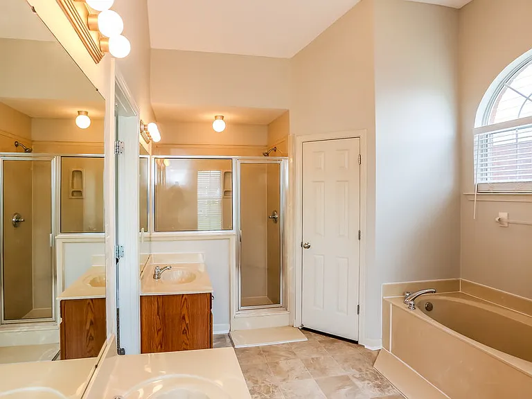 4832 Ashcroft Dr — Photo 9