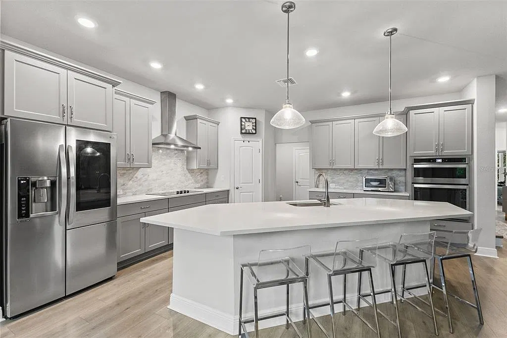 4 bed, 3.0 bath, 2687 sqft, $5,800 — Photo 3