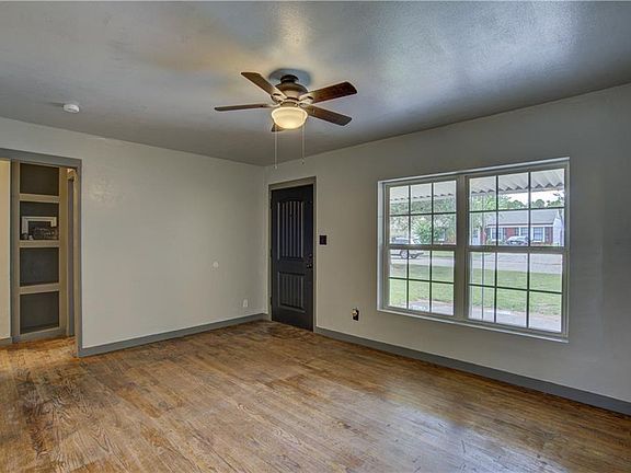 5th image of 3729 SE 23rd St