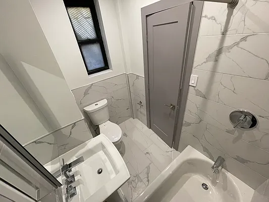 Rented by Reyes & Elsamad Real Estate Group | media 9