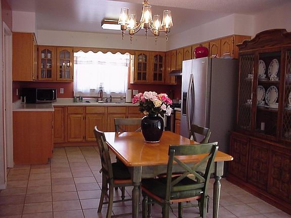 3rd image of 3412 Sheppard Ave
