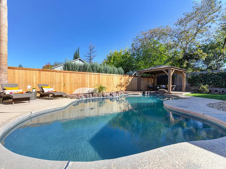 5613 Phlox Ct — Photo 36