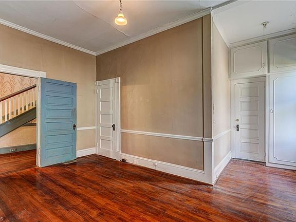 30th image of 712 S Main St
