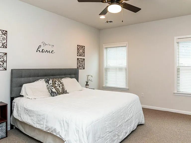 420 Fairmont Dr — Photo 17