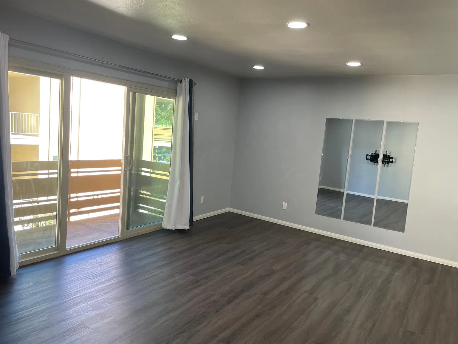 2628 Worden St — Photo 4