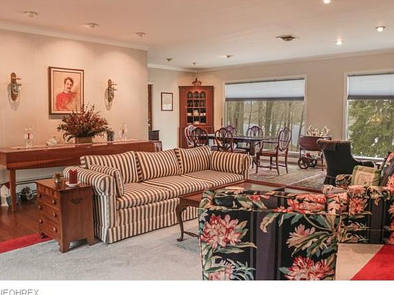 3rd image of 3173 Silver Lake Blvd