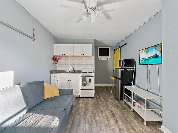 5th image of 3918 Landis Ave #111