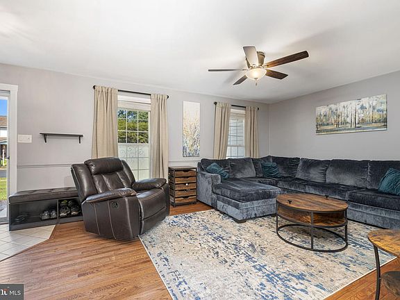 4th image of 103 Sterling Dr