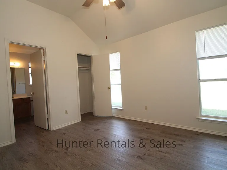 3801 Winchester Dr — Photo 13