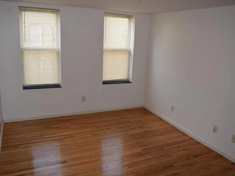 90 Nichols St #3F — Photo 1