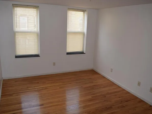 90 Nichols St APT 3F, Newark, NJ 07105