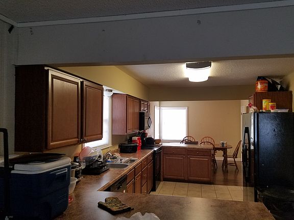 4th image of 609 Brister St Building A