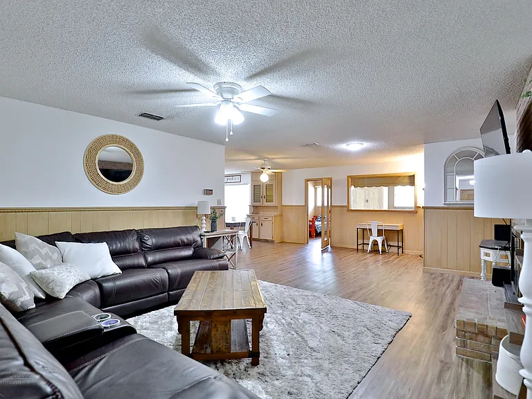 2810 Arrowhead Dr — Photo 6