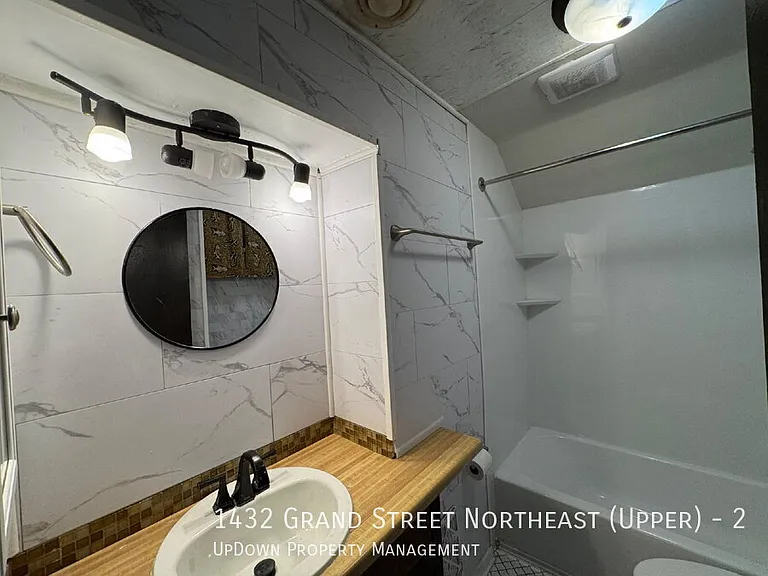 1432 Grand St NE #2 — Photo 15