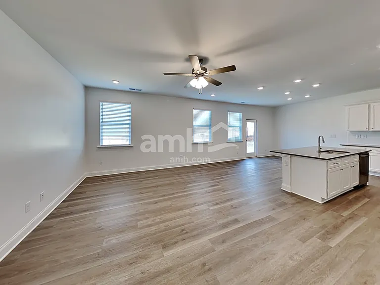 1032 Highland Walk — Photo 8