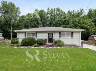 806 Park Rd, Dallas, NC 28034