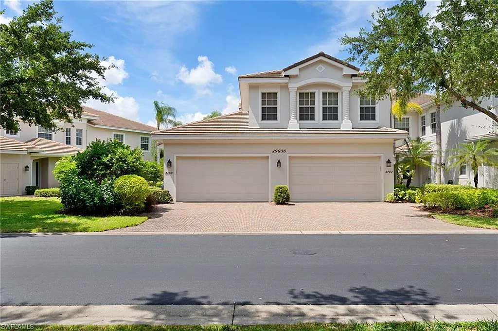 3 bed, 3.5 bath, 2547 sqft, $7,475 — Photo 4