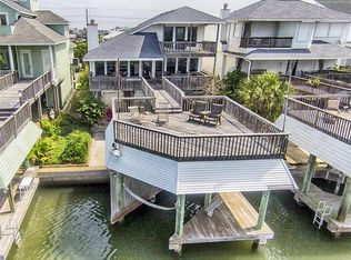 3718 Nueces Dr, Galveston, TX 77554