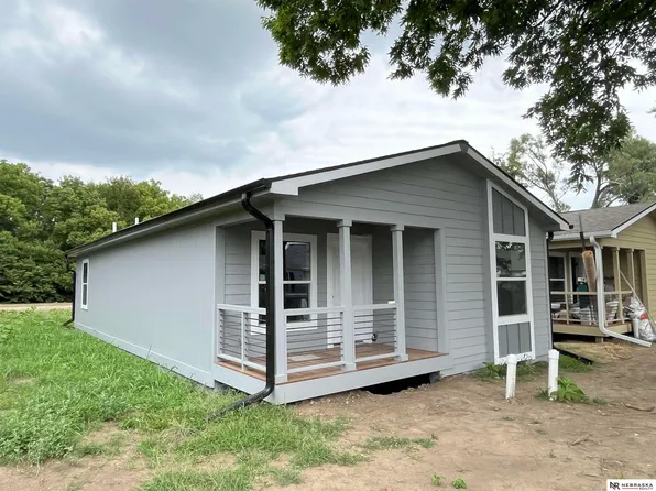 2436 Larimore Ave, Omaha, NE 68111