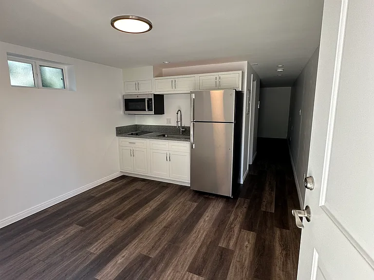 1966 Carmen Ave #5 — Photo 2
