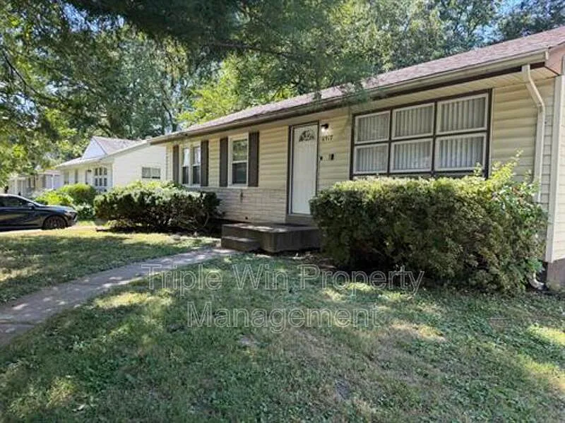 3 bed, 1.0 bath, $1,400 — Photo 3