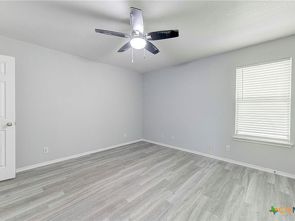 5th image of 3601 Warfield Dr