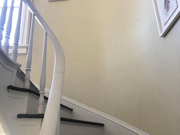 4th image of 136 Courtland St Floor 2