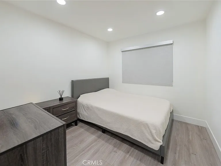 7719 Rhodes Ave — Photo 11