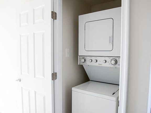 Washer and Dryer in Apartment