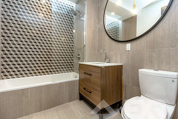 Rented by EXR | media 28