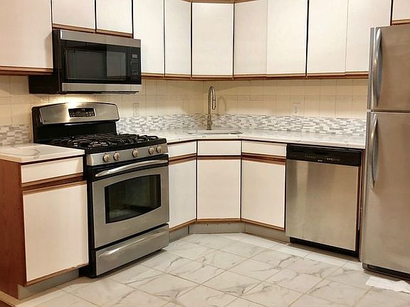 2nd image of 3132 12th St APT 1