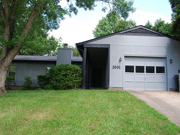 2nd image of 3001 Manchester Dr
