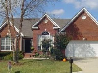 366 Canterbury Place Dr, Suwanee, GA 30024