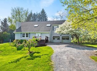 2 Stony Ridge Dr, Honeoye Falls, NY 14472