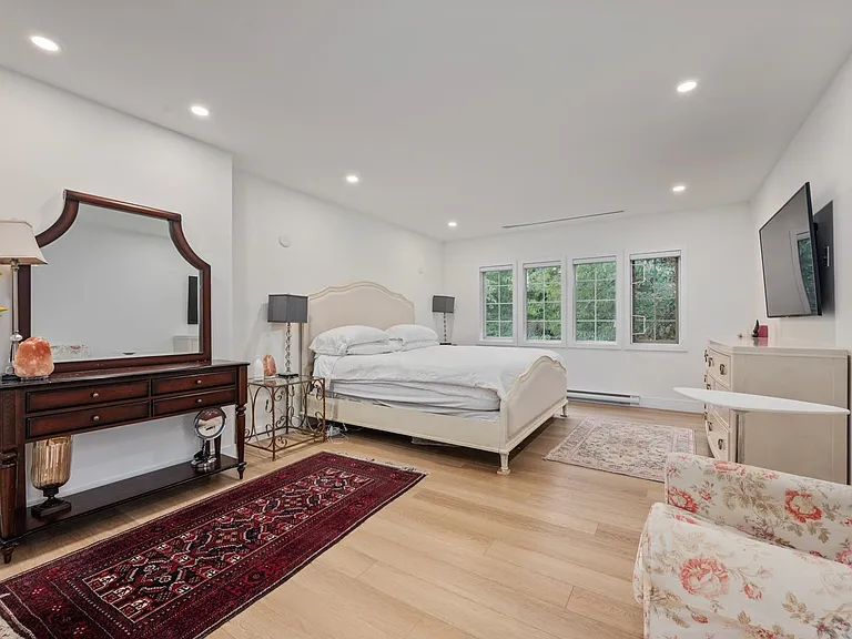 1390 Lawson Ave — Photo 14
