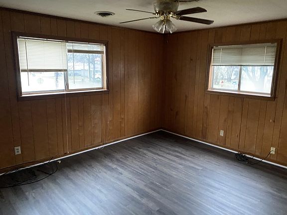 2nd image of 110 E 7th St APT 6