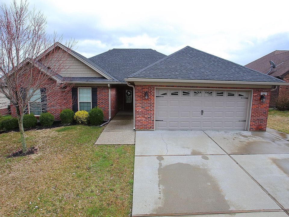 1st image of 411 Oakview Dr