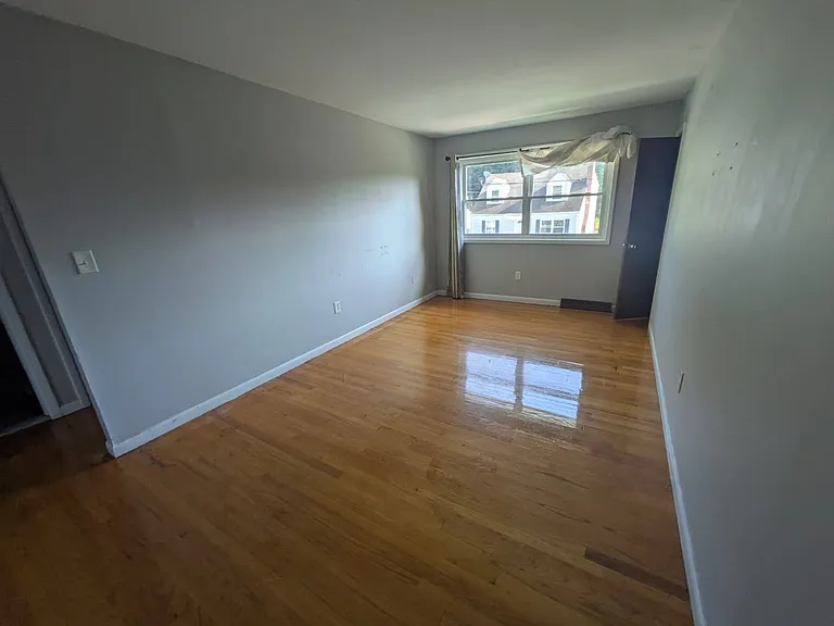 217 Fairfield St #O2R — Photo 6