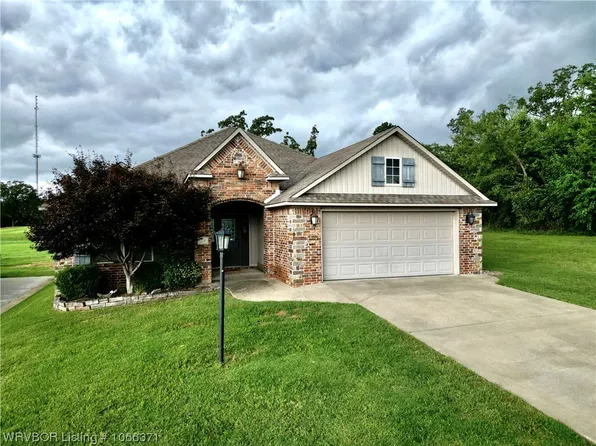 1219 Maple Ridge Dr, Greenwood, AR 72936