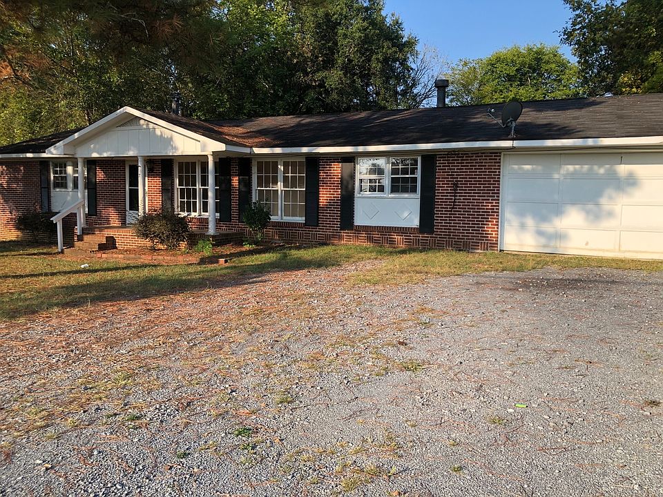 1st image of 7 Johns Dr NE