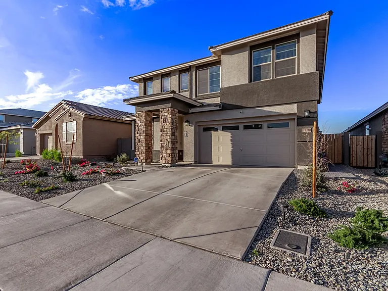 19210 W Solano Dr — Photo 2