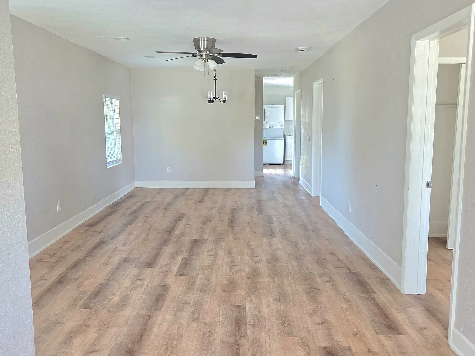 3 bed, 930 sqft, $2,200 — Photo 4