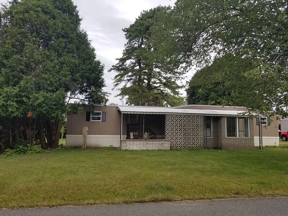 2nd image of 15 Willow St
